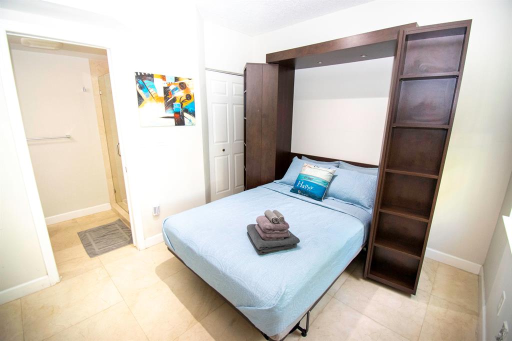 2069 S Ocean Drive Unit: Th15