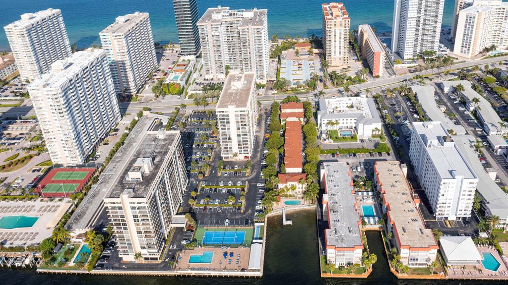 2069 S Ocean Drive Unit: Th15