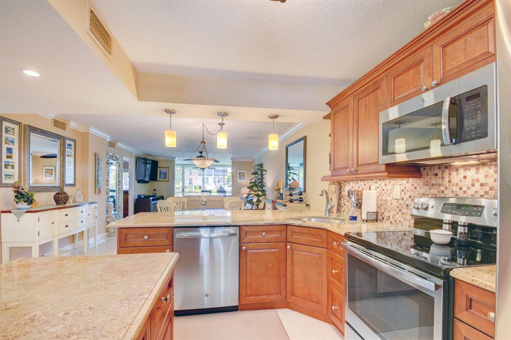 5900 NE 7th Avenue Unit: 104s