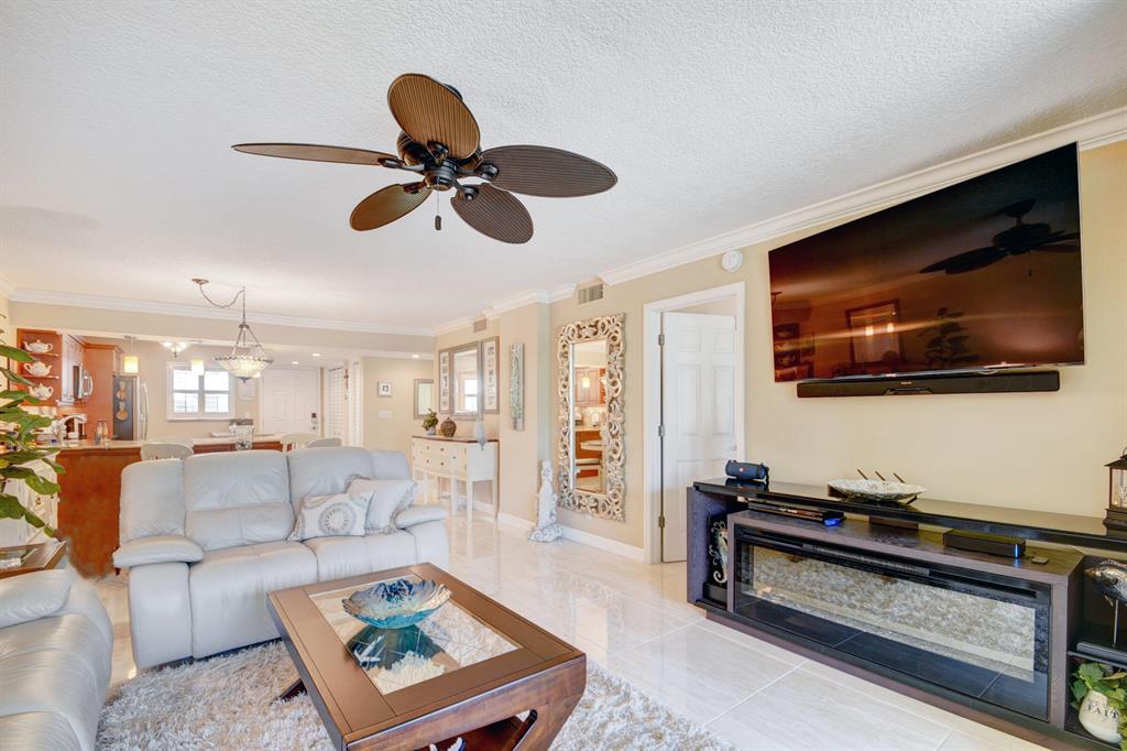 5900 NE 7th Avenue Unit: 104s