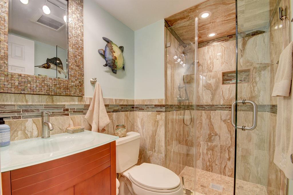 5900 NE 7th Avenue Unit: 104s