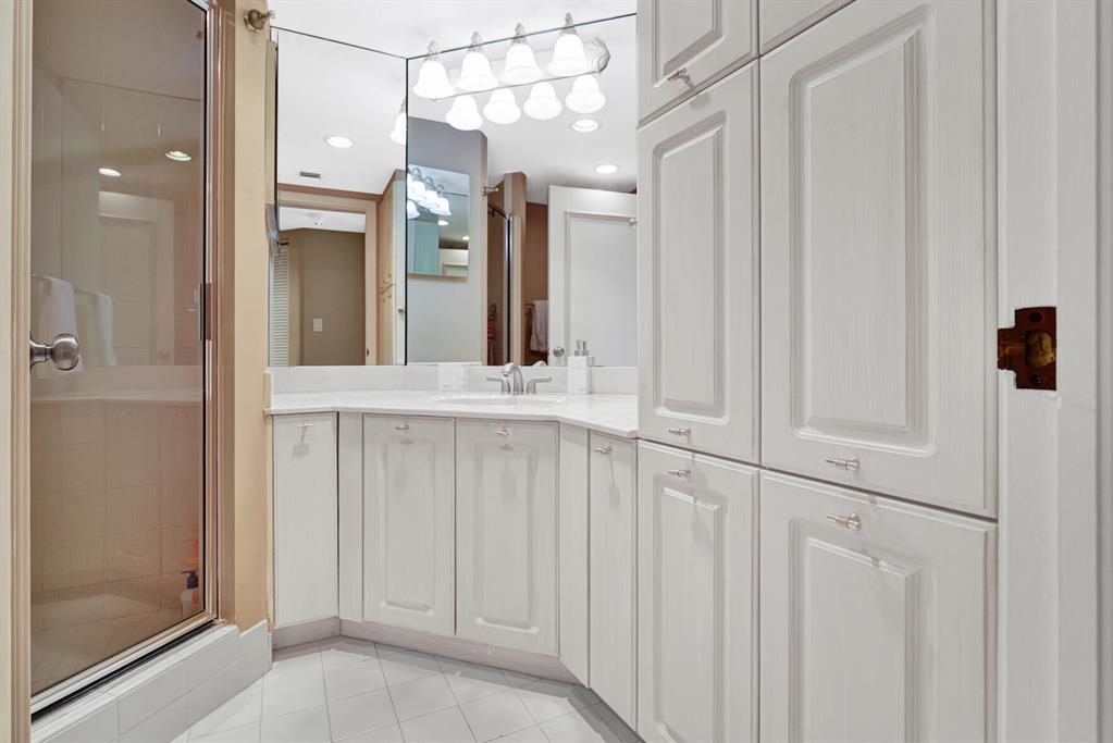 100 SE 5th Avenue Unit: 505