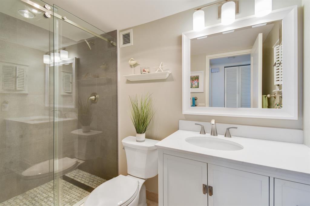 111 N Pompano Beach Boulevard Unit: 811