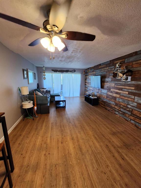 300 Waterway Drive S Unit: 404