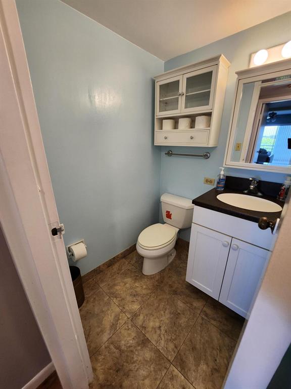 300 Waterway Drive S Unit: 404