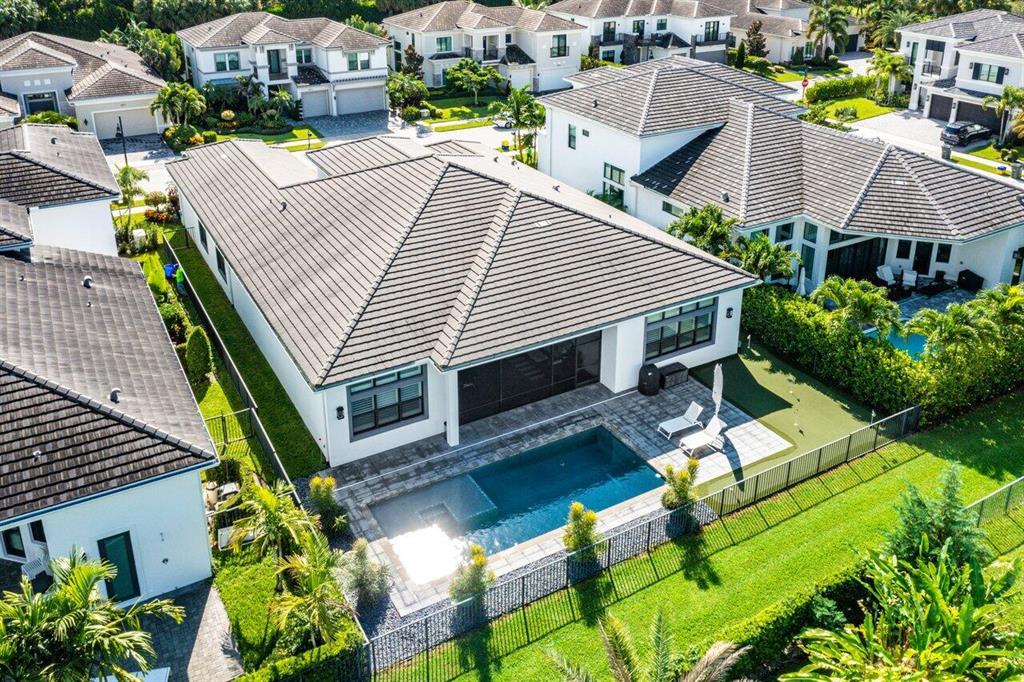 6920 NW 25th Way