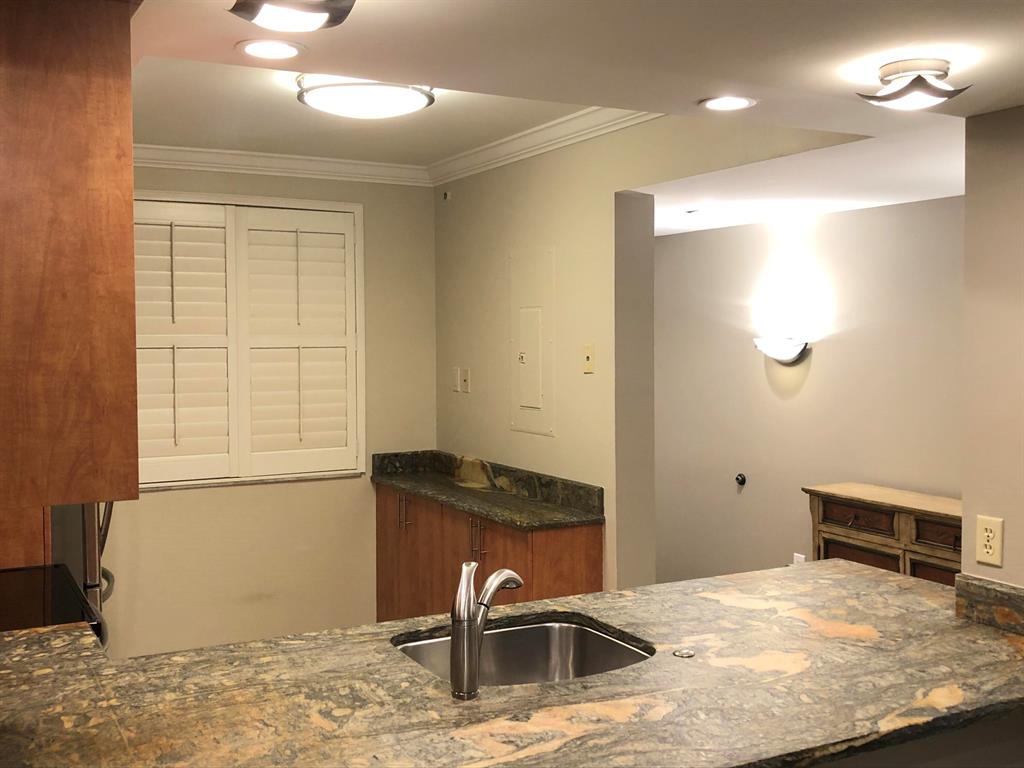 6133 Balboa Circle Unit: 405