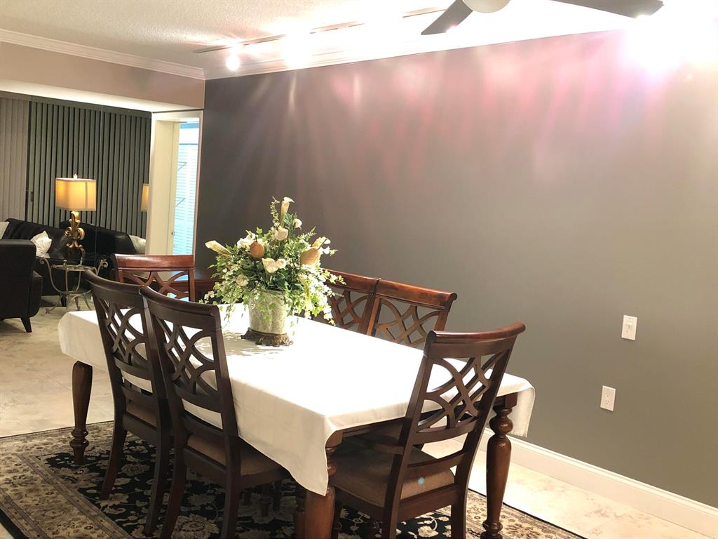 6133 Balboa Circle Unit: 405
