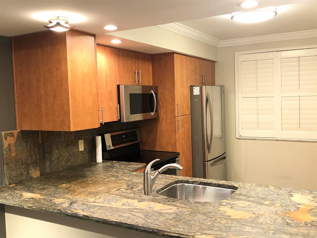 6133 Balboa Circle Unit: 405