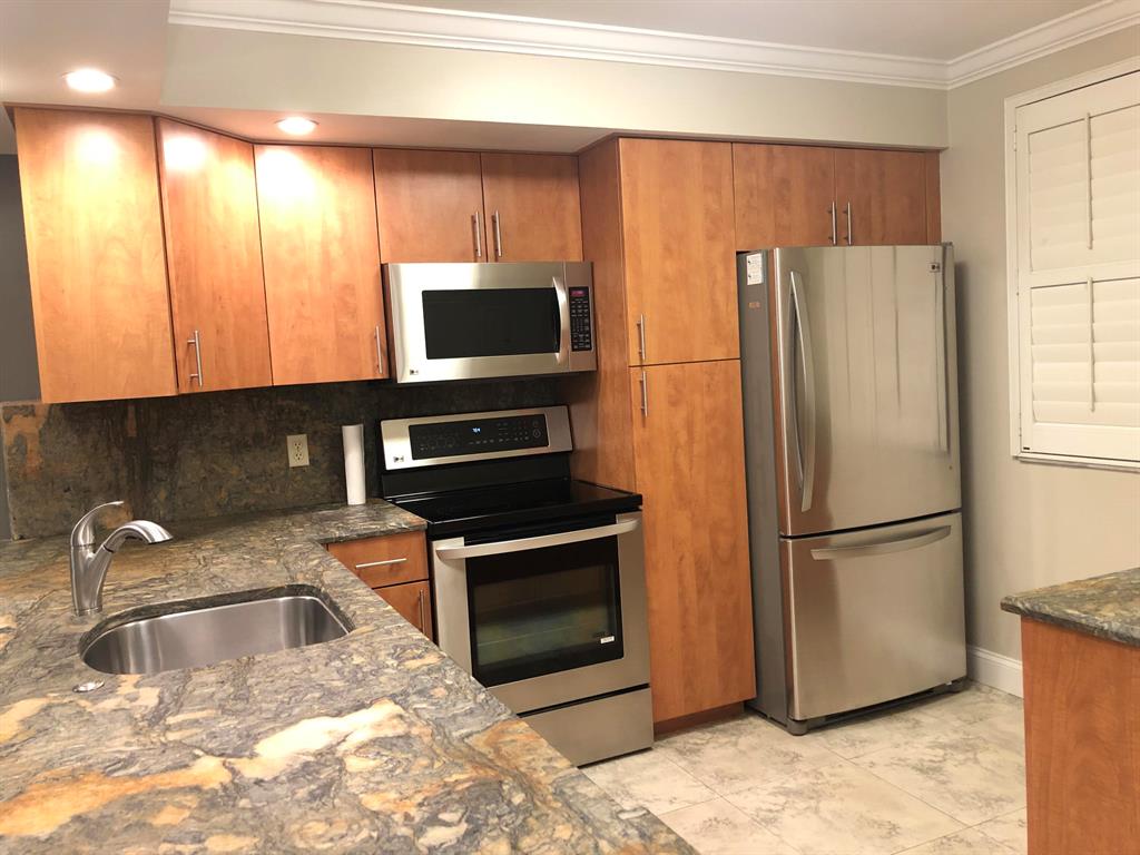 6133 Balboa Circle Unit: 405