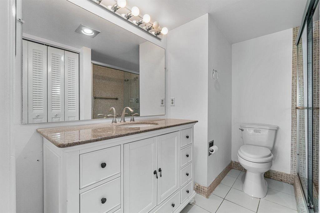 1040 Hythe C