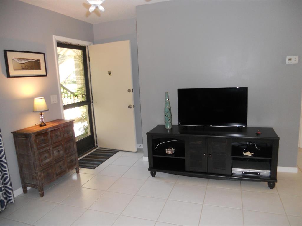 6544 Chasewood Drive Unit: D