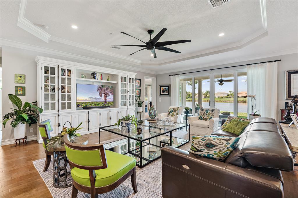 151 Tresana Boulevard Unit: 95