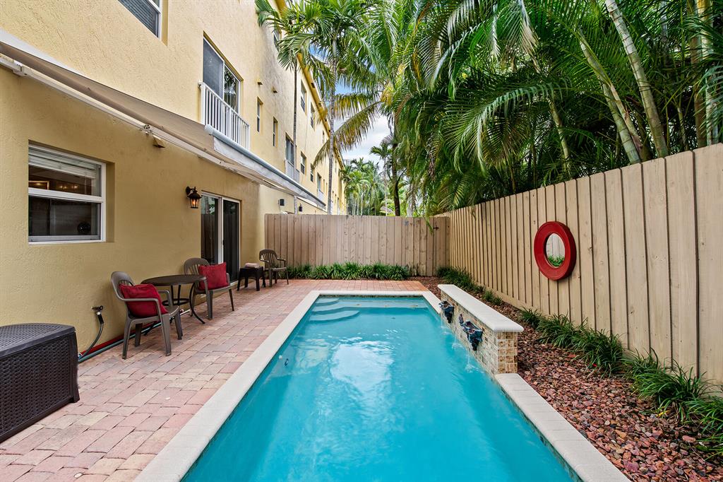730 SE 12th Court Unit: 6