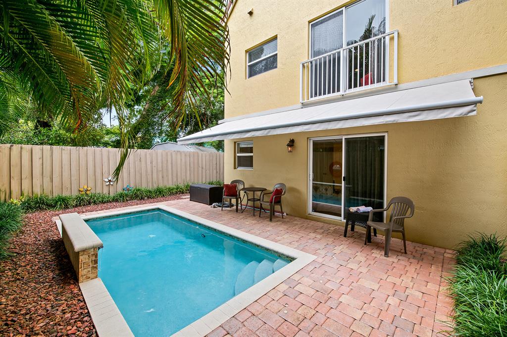 730 SE 12th Court Unit: 6