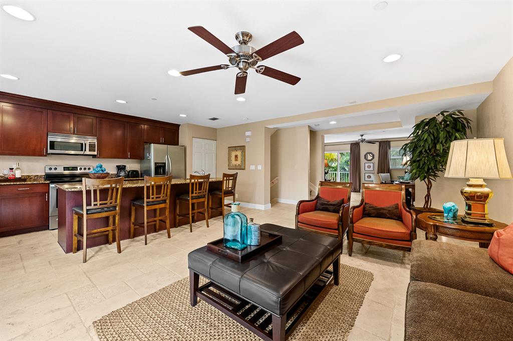 730 SE 12th Court Unit: 6