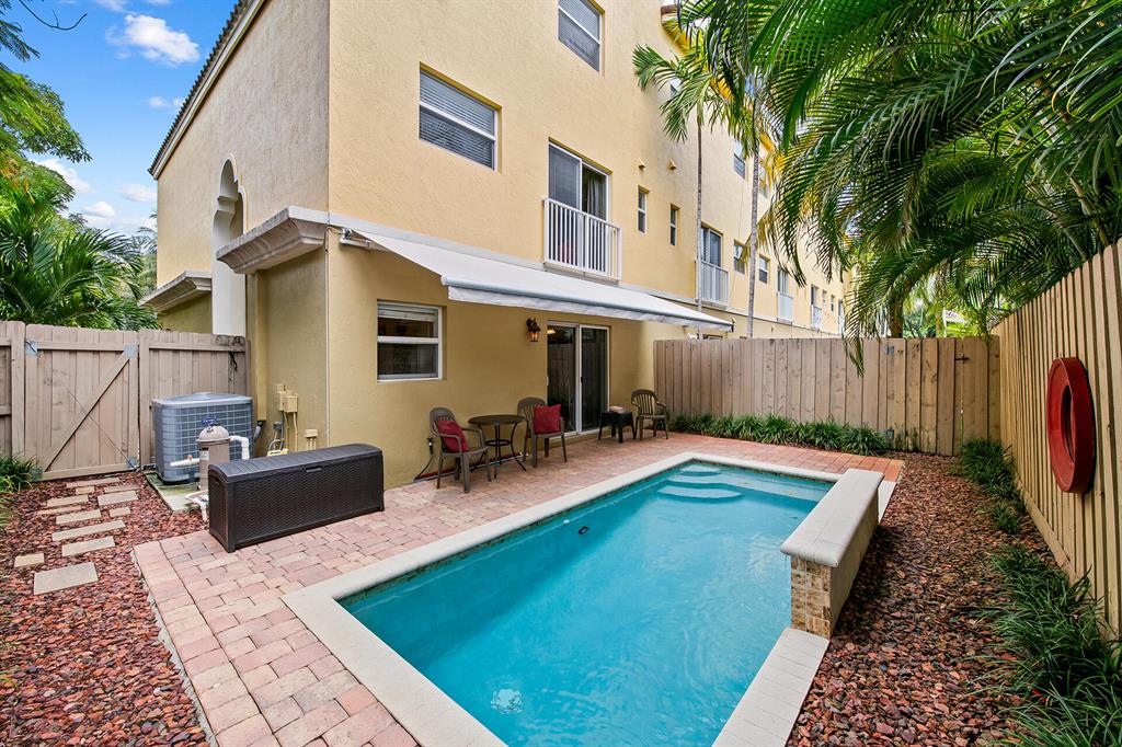 730 SE 12th Court Unit: 6