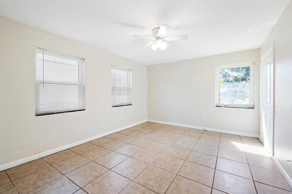 3574 N Old Dixie Highway