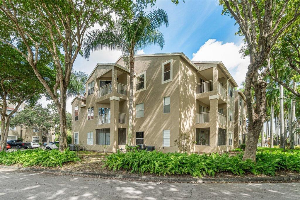 1740 Palm Cove Boulevard Unit: 4-108