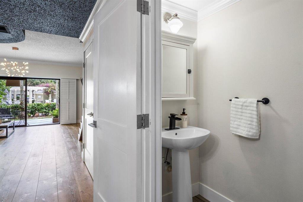 1034 Kokomo Key Lane