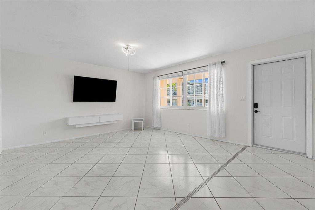 701 SE 7th Avenue Unit: 10