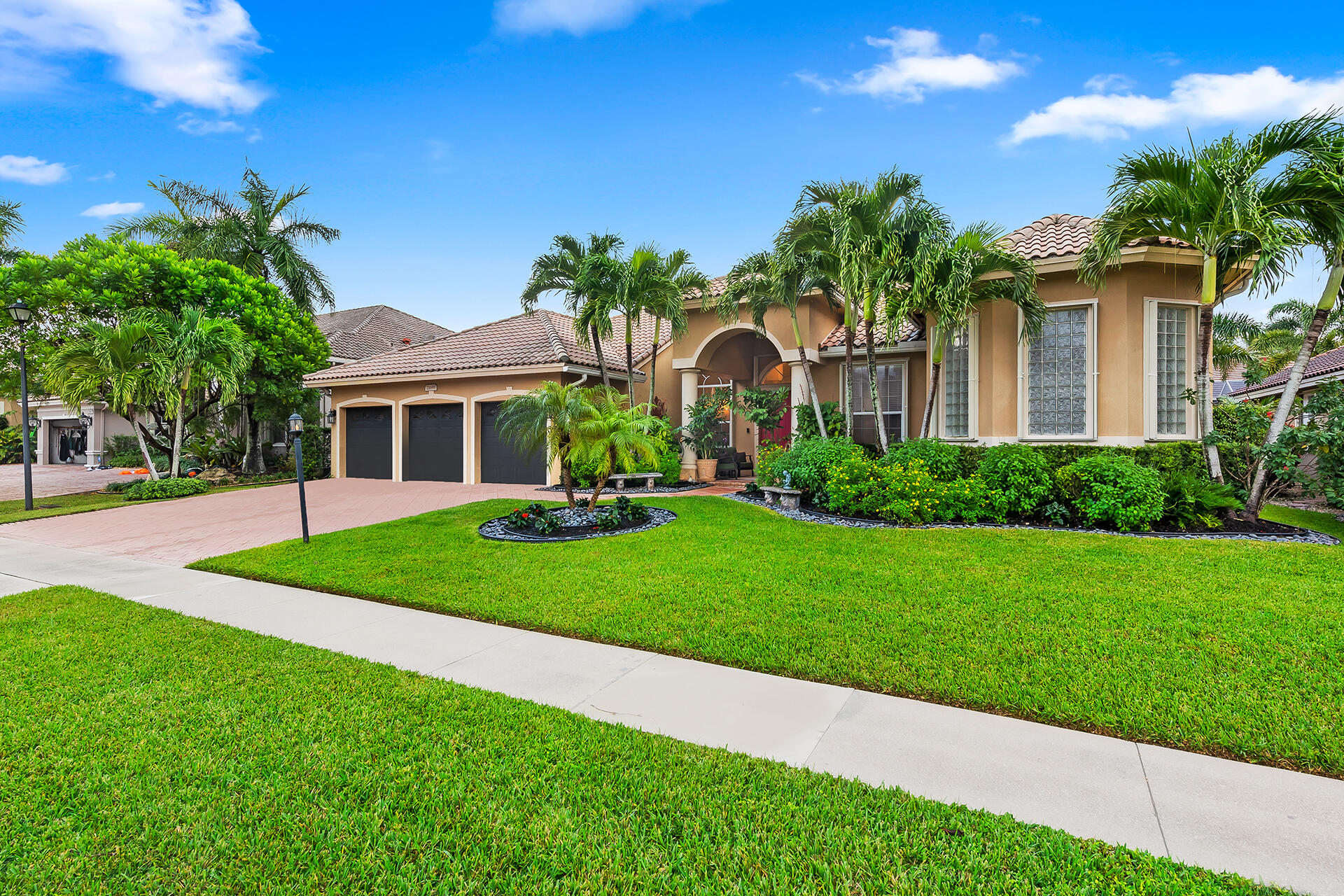 21698 Fall River Drive