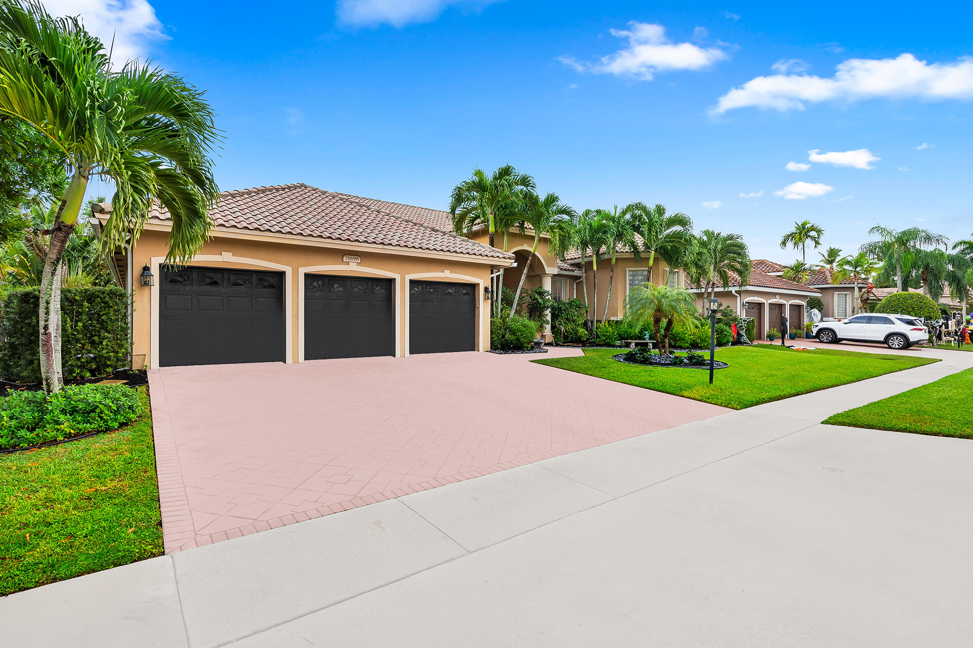 21698 Fall River Drive