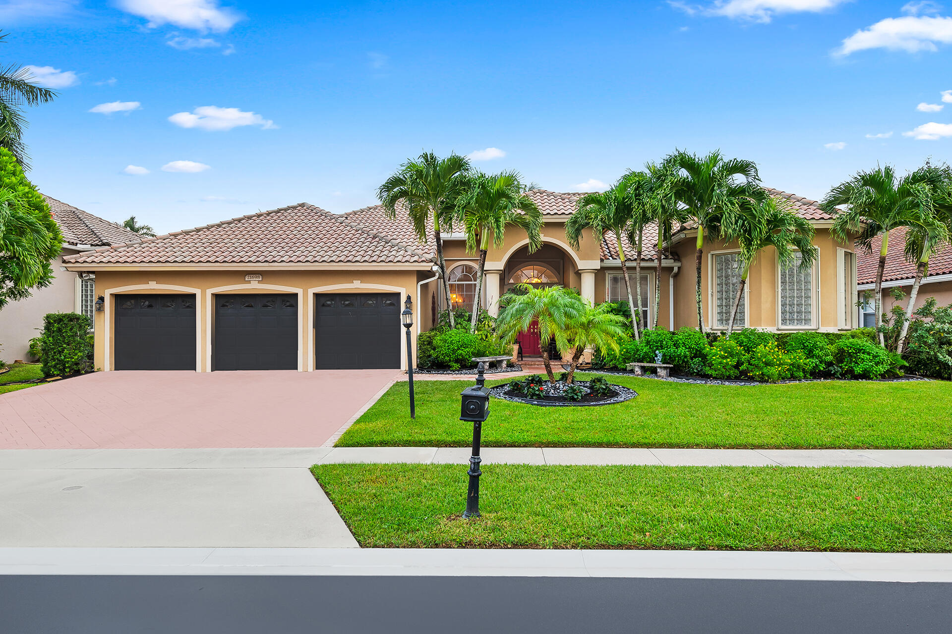 21698 Fall River Drive