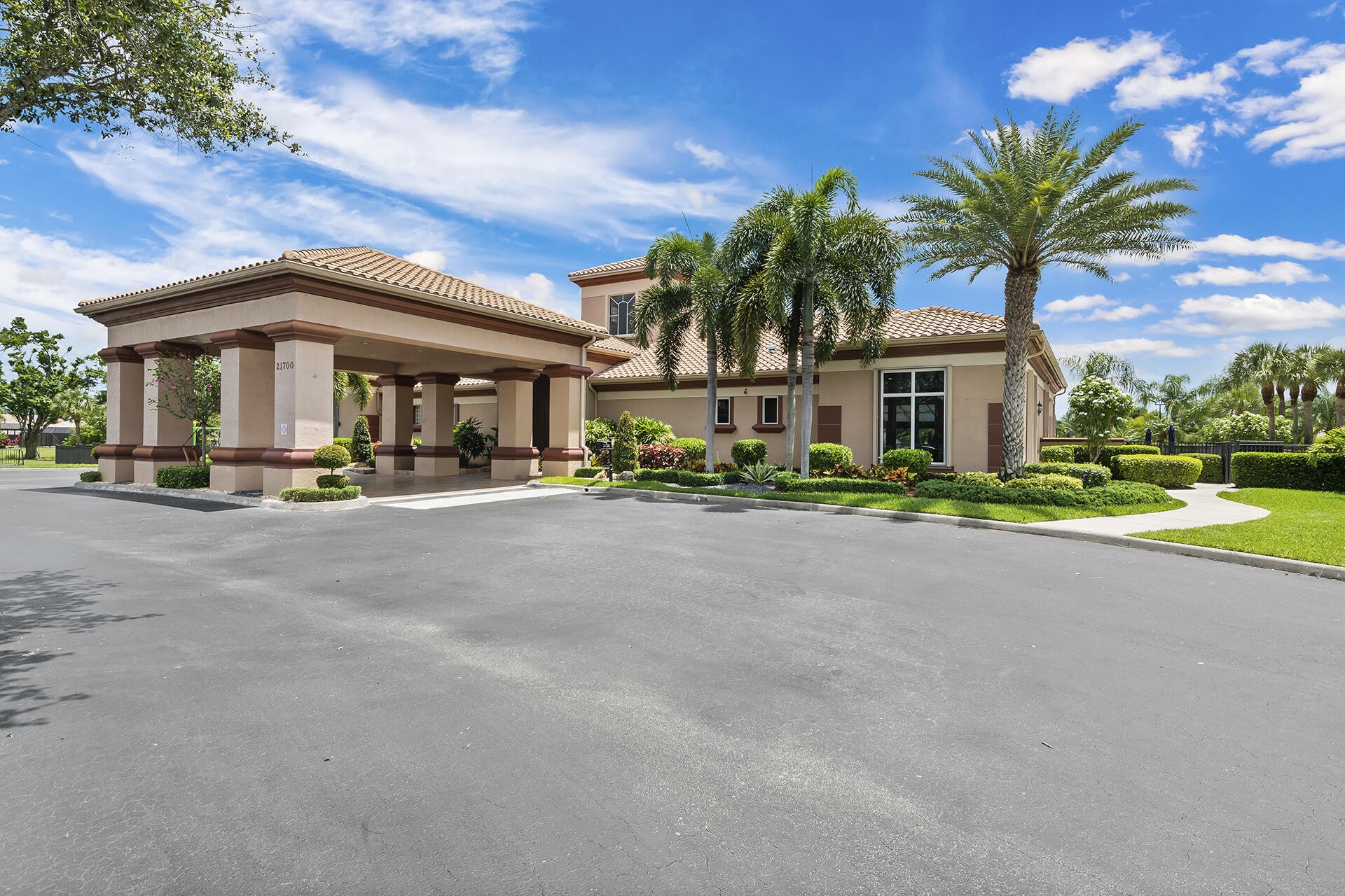 21698 Fall River Drive