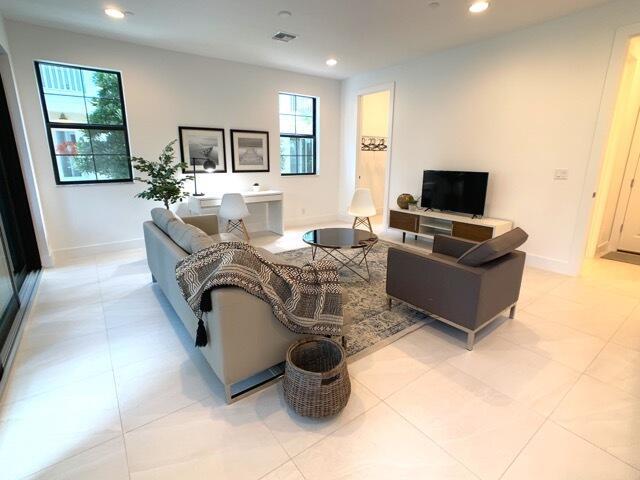 8108 Hobbes Way