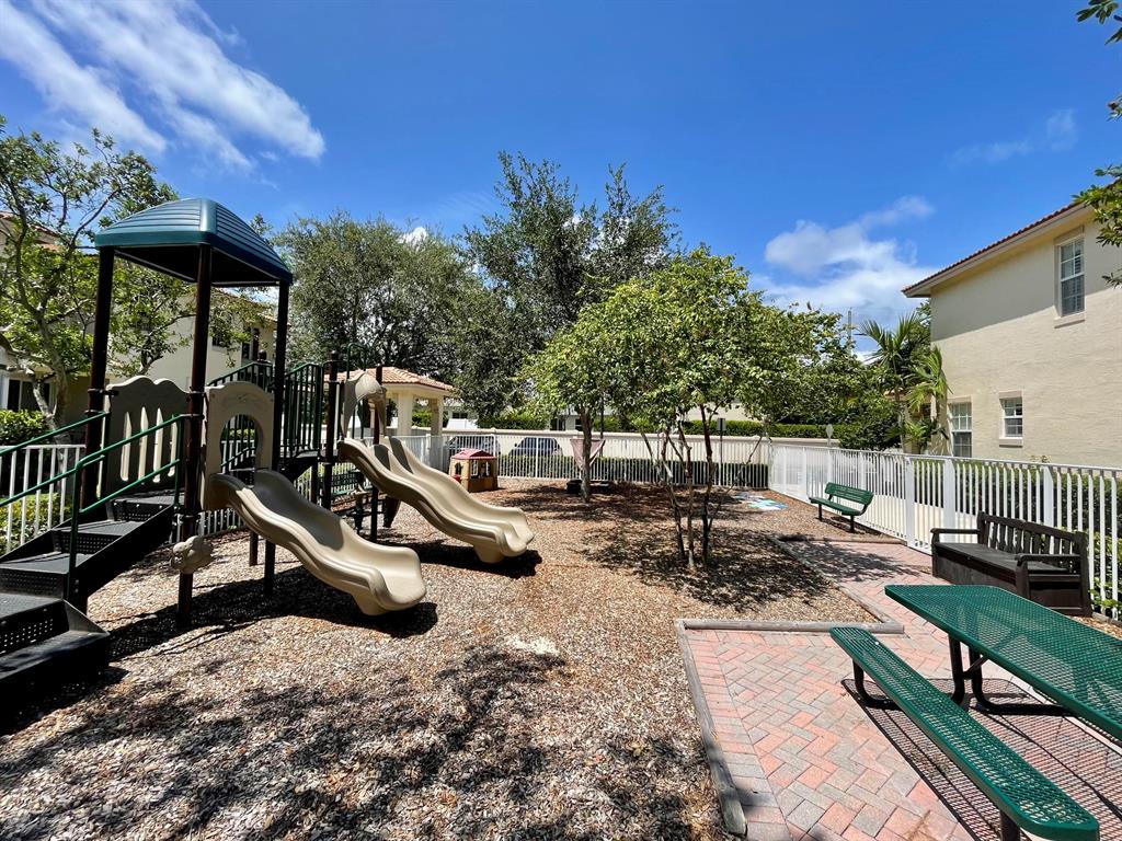 119 N Longport 2d Circle Unit: 2d