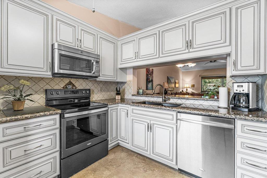 22160 Palms Way Unit: 206