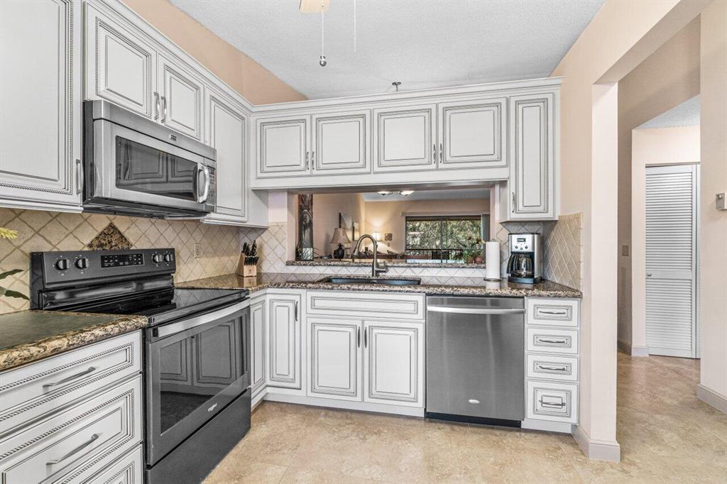 22160 Palms Way Unit: 206