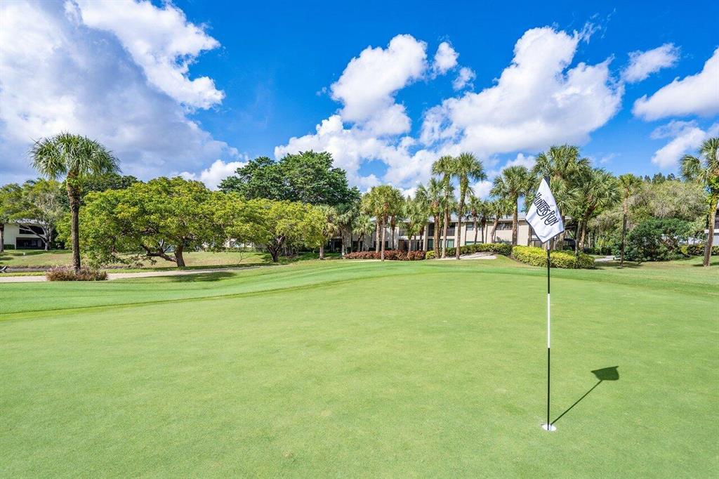 18 Westgate Lane Unit: 18e