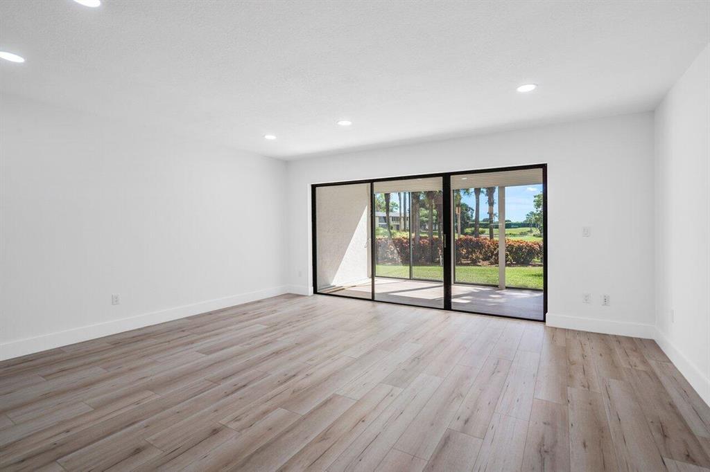 18 Westgate Lane Unit: 18e