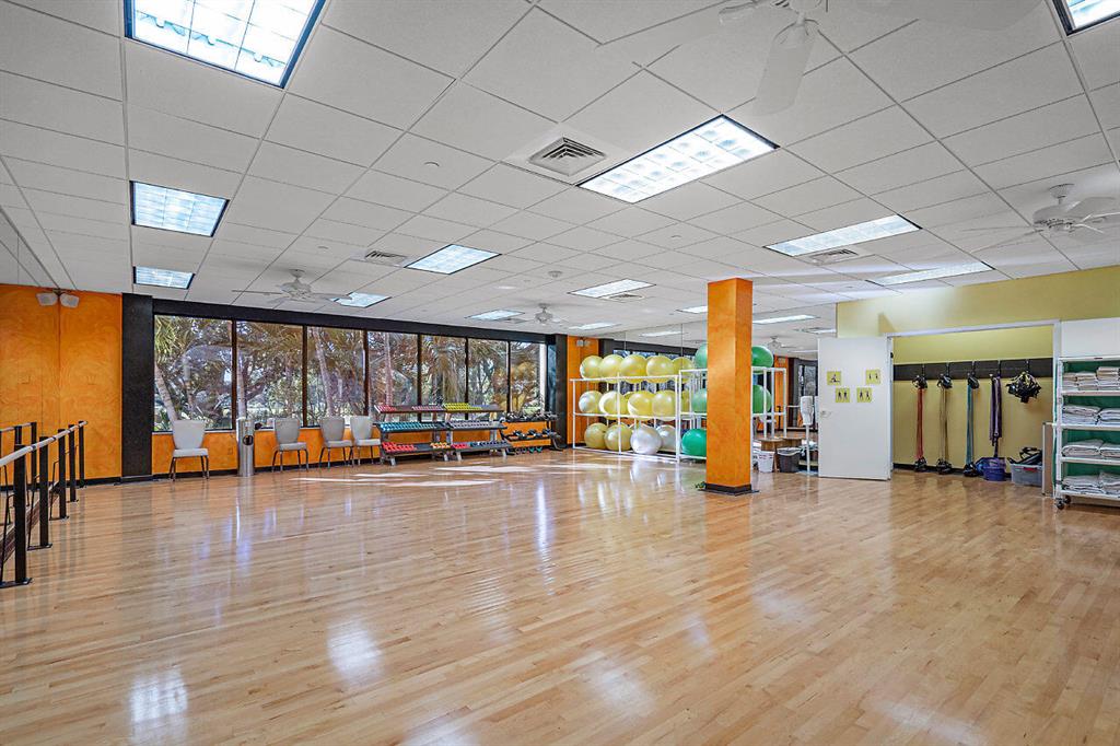 18 Westgate Lane Unit: 18e