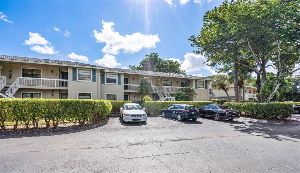 18 Westgate Lane Unit: 18e