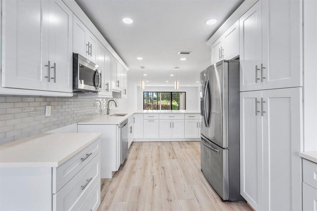 18 Westgate Lane Unit: 18e