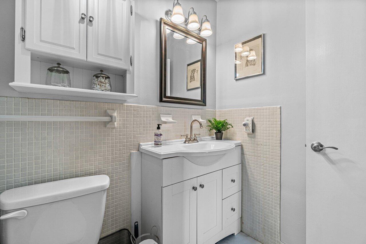 1801 NE 62nd Street Unit: 230