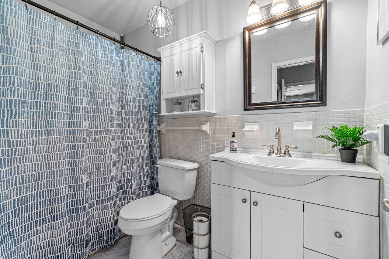 1801 NE 62nd Street Unit: 230