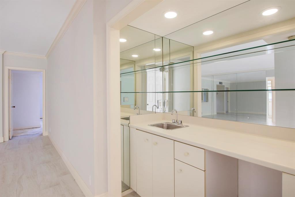 300 N Highway A1a Unit: 206i