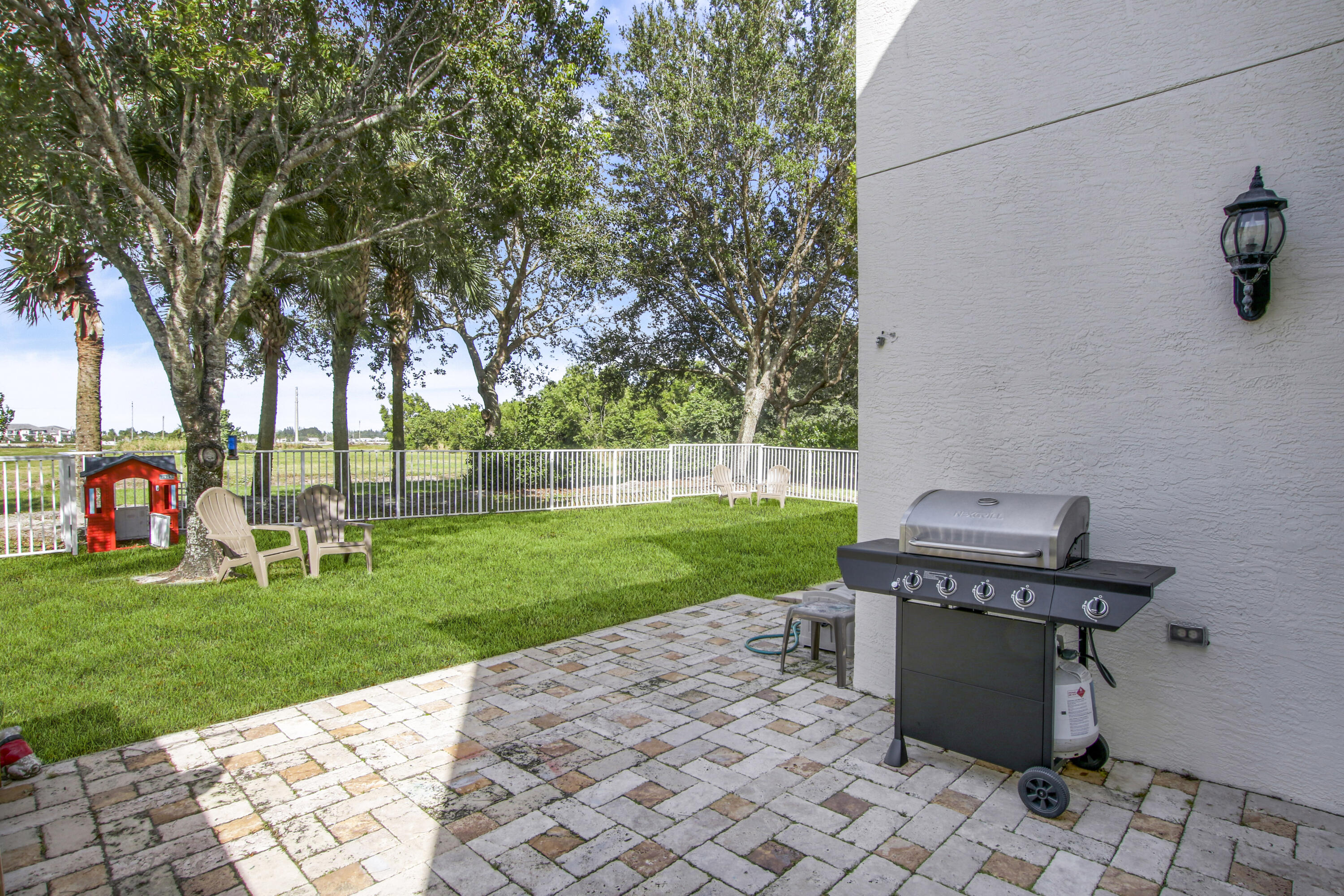 169 Berenger Walk