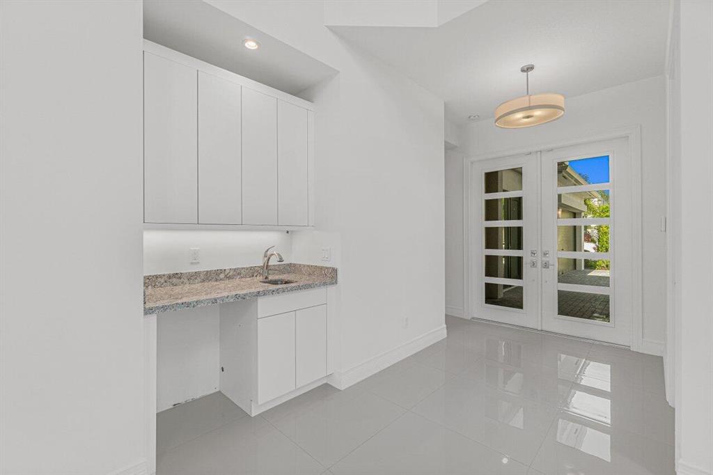 9042 Dulcetto Court