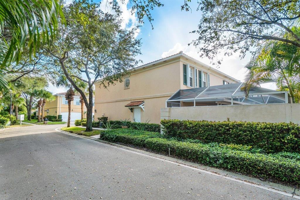 39 Laurel Oaks Circle