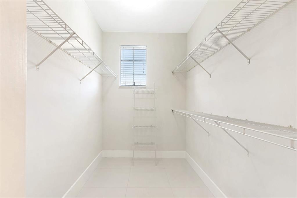 240 NE 2nd Street Unit: 6-D