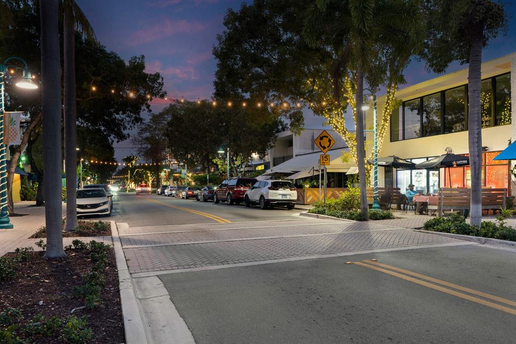 240 NE 2nd Street Unit: 6-D