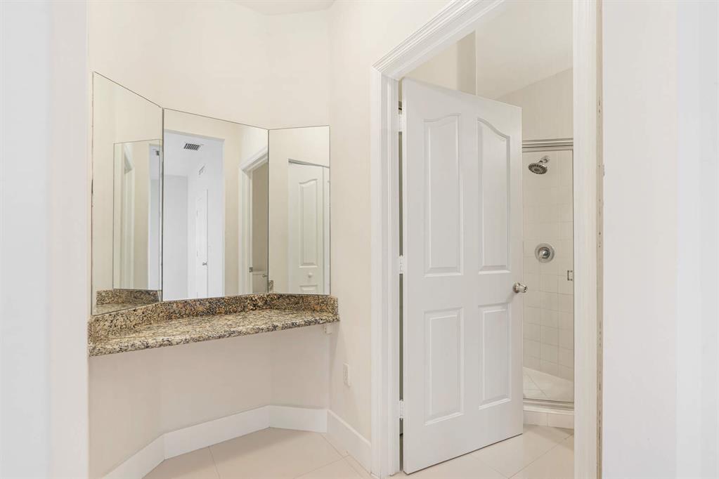 240 NE 2nd Street Unit: 6-D