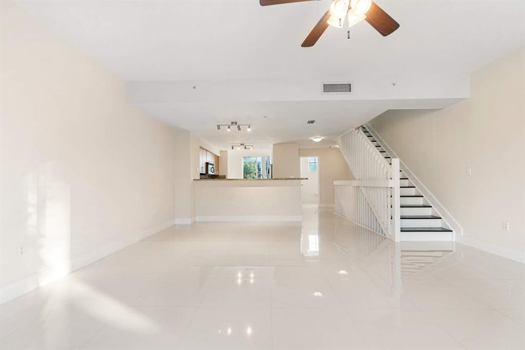 240 NE 2nd Street Unit: 6-D