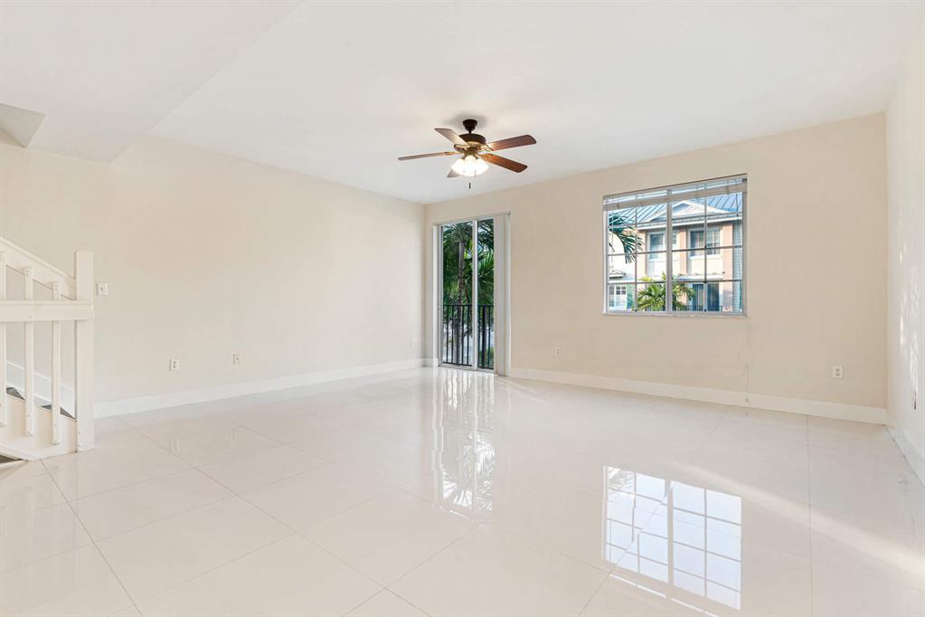 240 NE 2nd Street Unit: 6-D