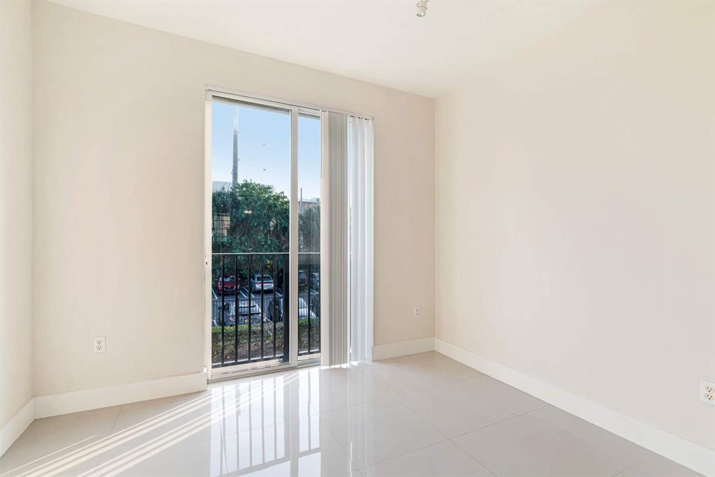 240 NE 2nd Street Unit: 6-D